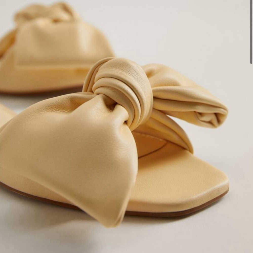 MANGO Bow Flat Sandals PASTEL YELLOW SIZE 8 USA